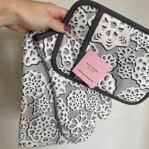 Kate Spade Winter Dish Towel and Oven Mitt